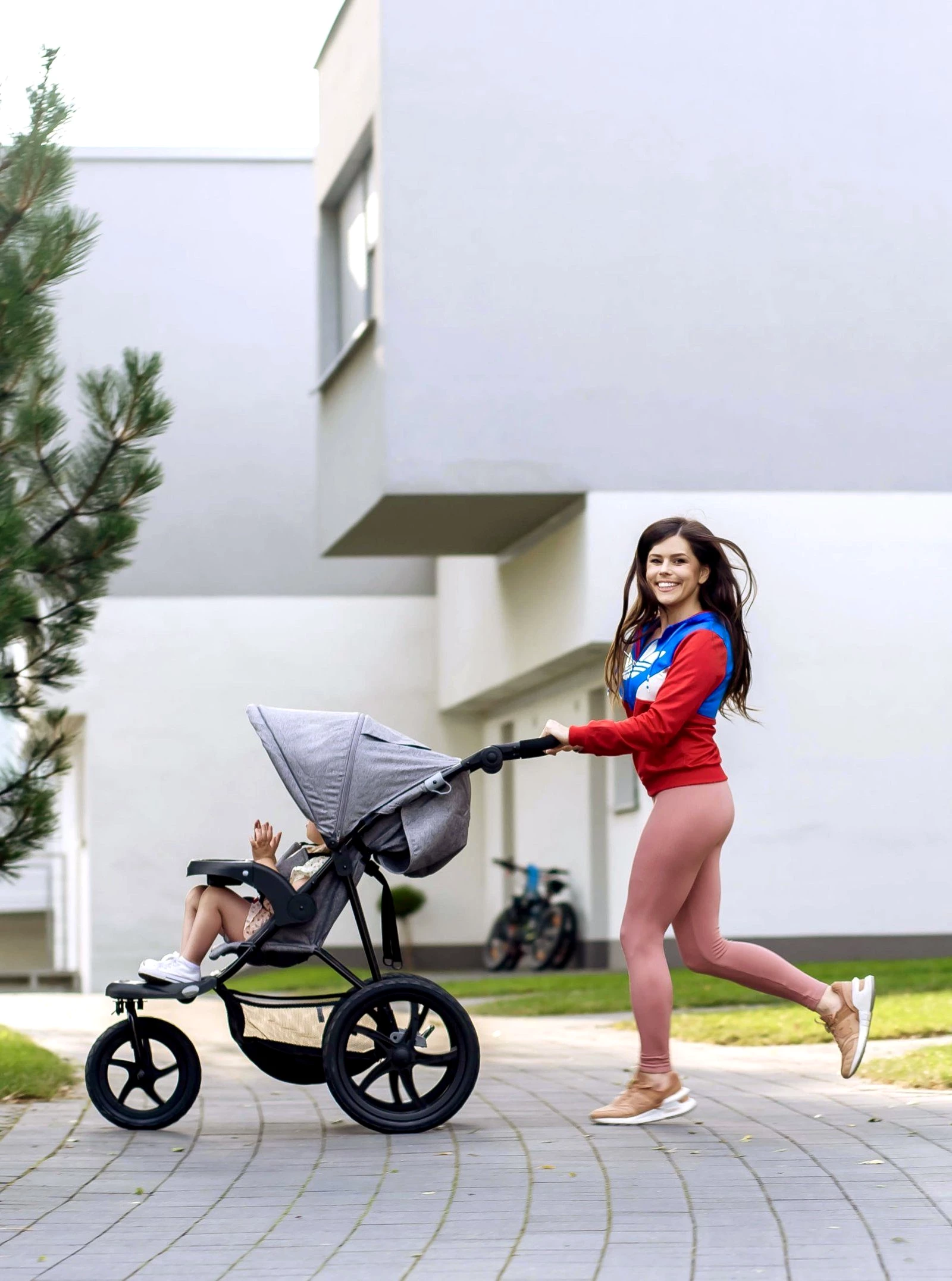 Moby-System Dreirad-Kinderwagen Jogging-Kinderwagen mit Luftreifen und Verdeck - Modell: MOUNTAIN